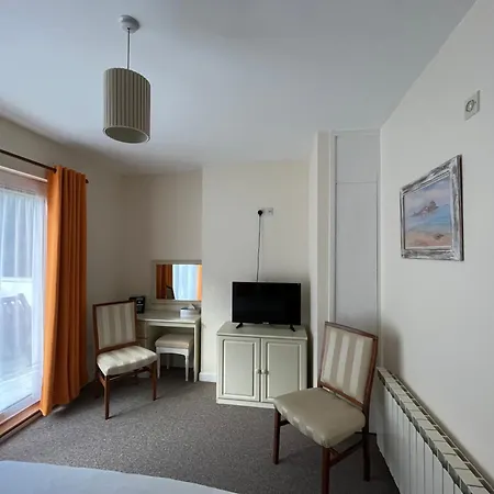 The Of Wales 4*