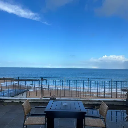 The Of Wales イン 4*